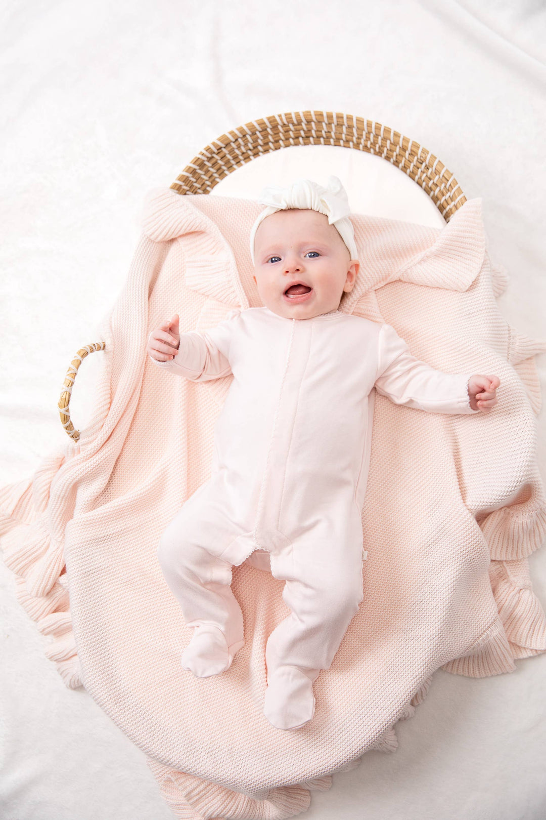 Bei Bei ruffle knit baby blanket in Petal Pink