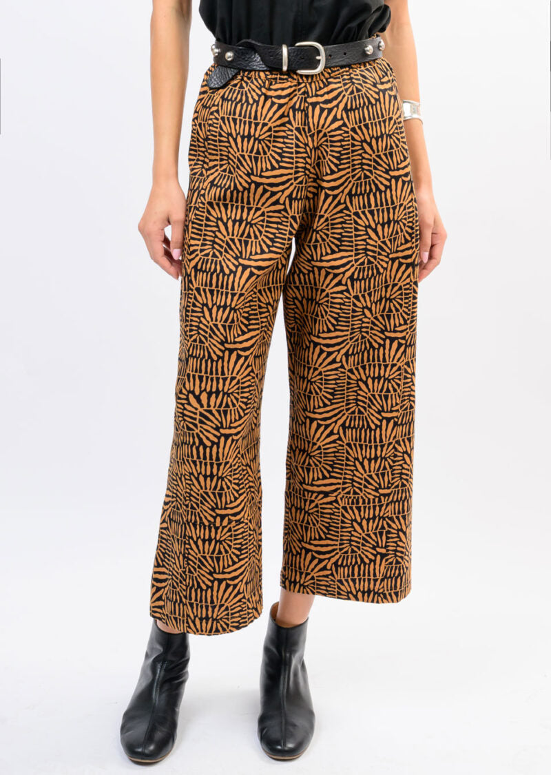 Ivy Jane Barrel Pants Black front