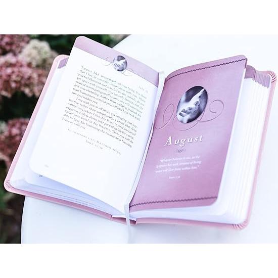 Jesus Calling, Pink Leathersoft, with Scripture References; Enjoying Peace in His Presence (a 365-Day Devotional)