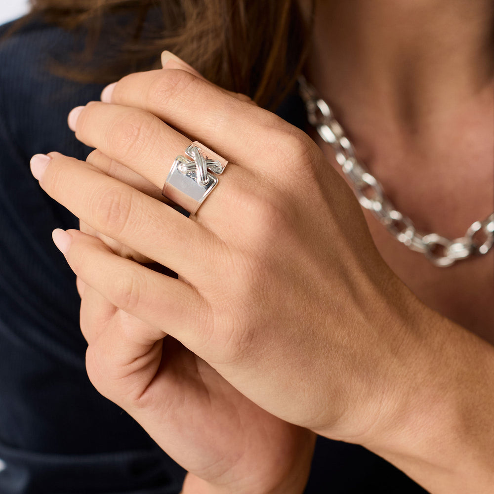 Julie Vos Essex adjustable silver ring worn on hand