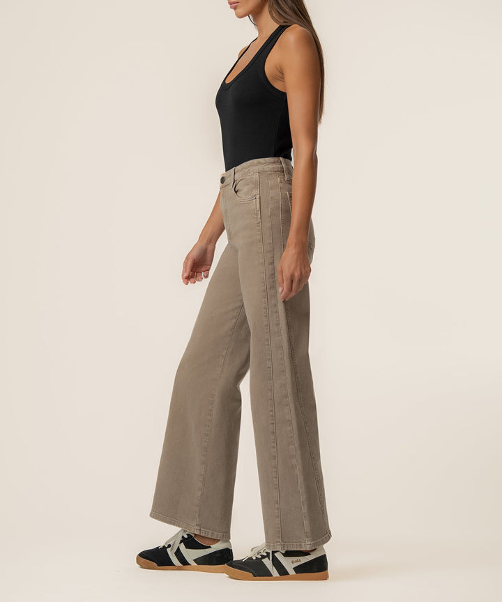 Kut from the Kloth Meg High Rise Wide Leg Side Panel in Milk Tea – side view showing wide leg fit and side panel detail