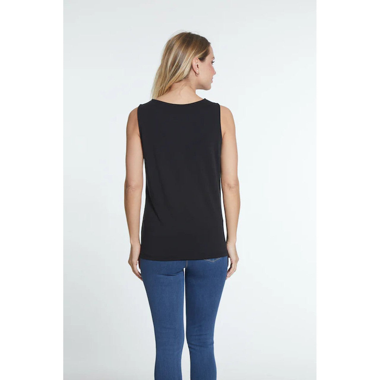 Black Scoop Kneck Tank Top