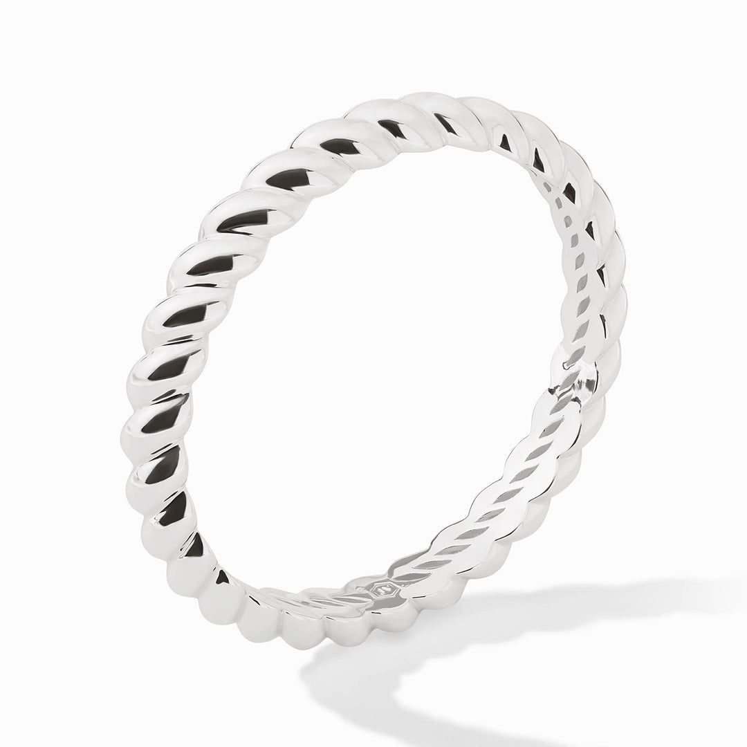 Side view of the Julie Vos Ravello silver rope bangle showcasing its sculptural dimension.