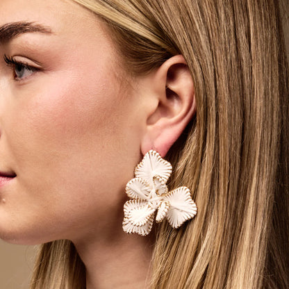 The Darling Effect Main Character Earrings - White