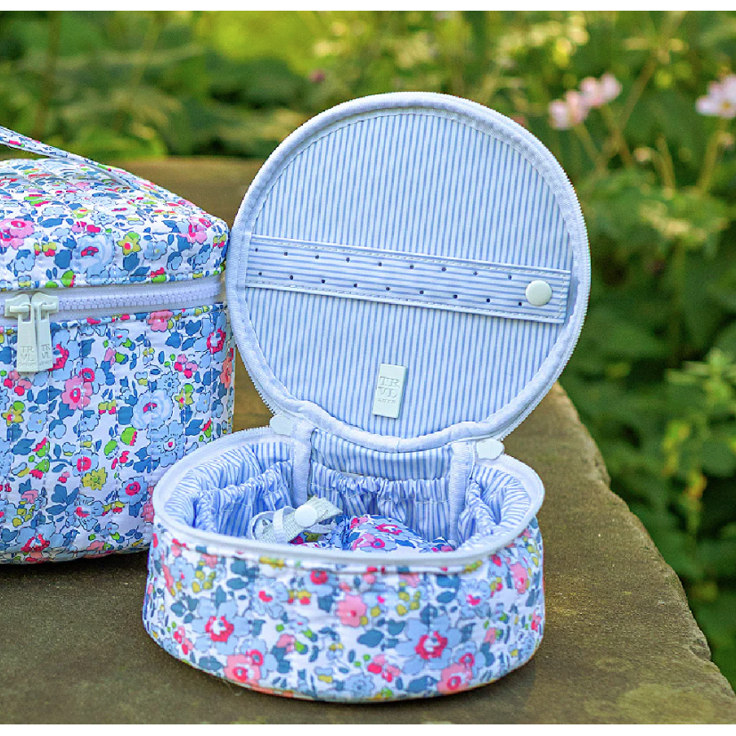 TRVL Design Quilted Jewel Round in Bridgehampton Floral