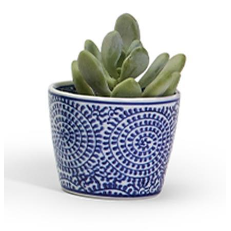 Canton Collection Cachepot in hand-painted blue and white porcelain featuring a classic chinoiserie design.