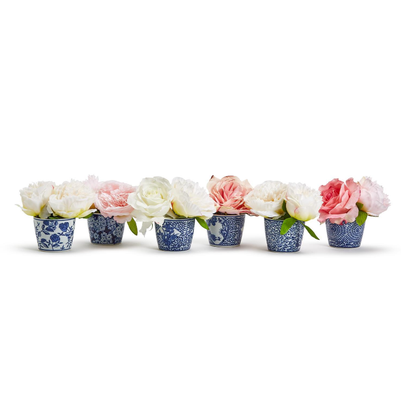 Canton Collection Cachepot in hand-painted blue and white porcelain featuring a classic chinoiserie design.