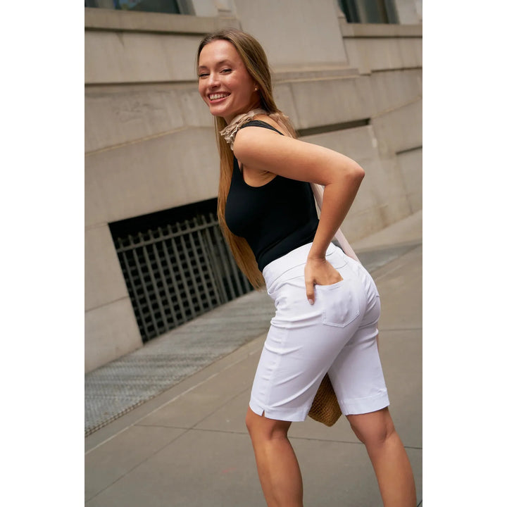 Pull On White Walking Shorts With Pockets