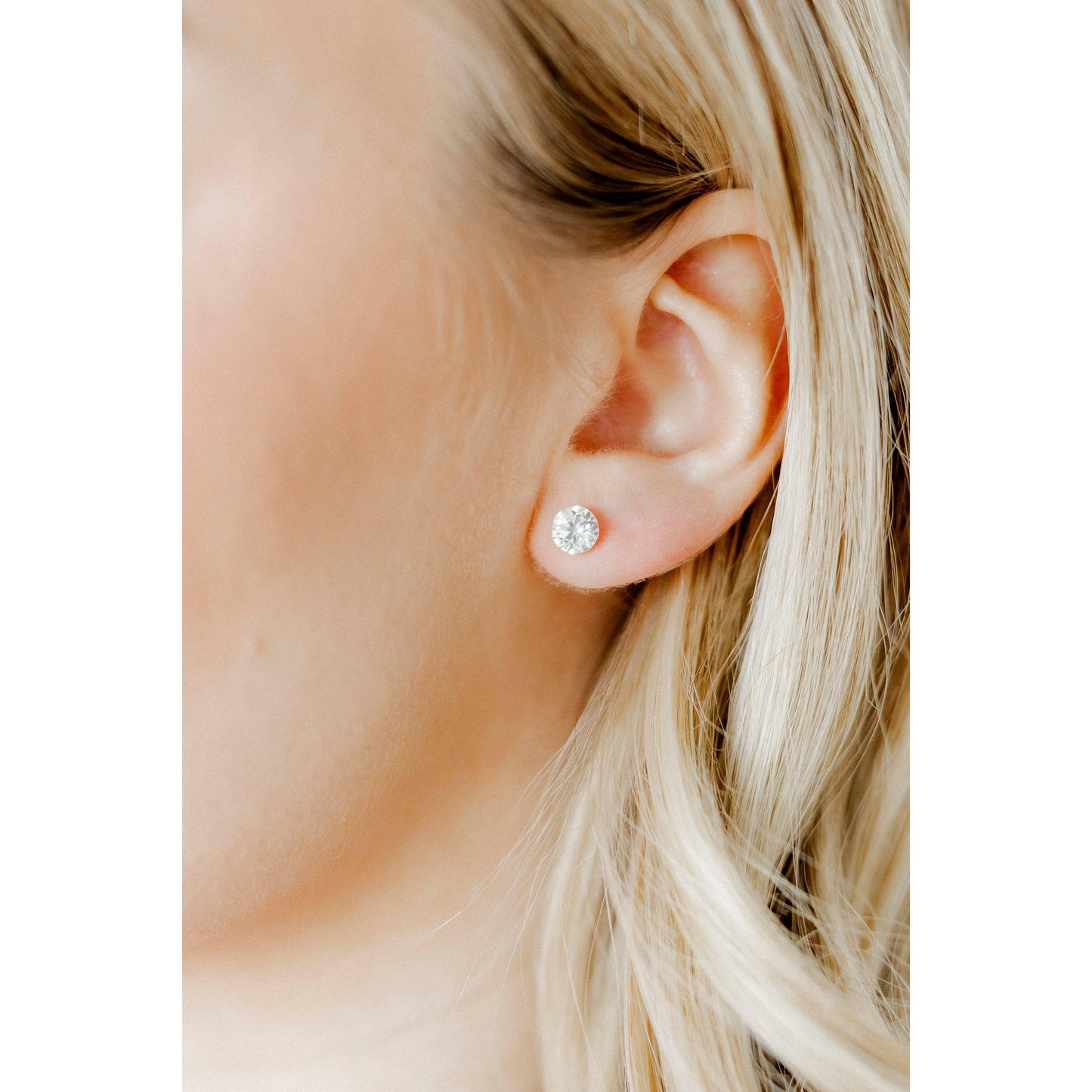 Screwback Stud Earrings Lux - Zuri Clear