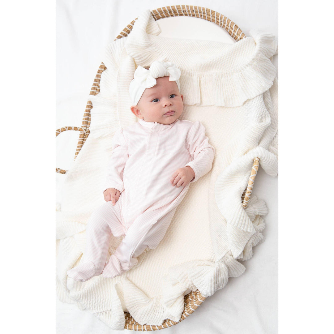Bei Bei ruffle knit baby blanket in Cloud