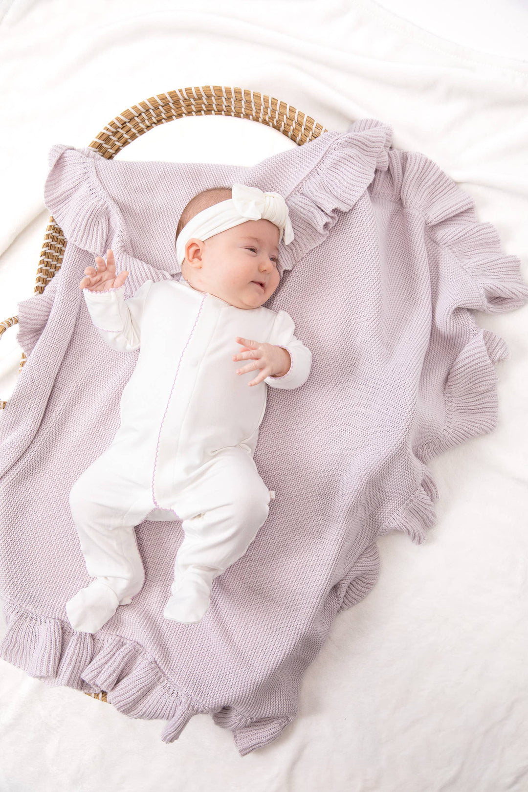 Bei Bei ruffle knit baby blanket in Orchid