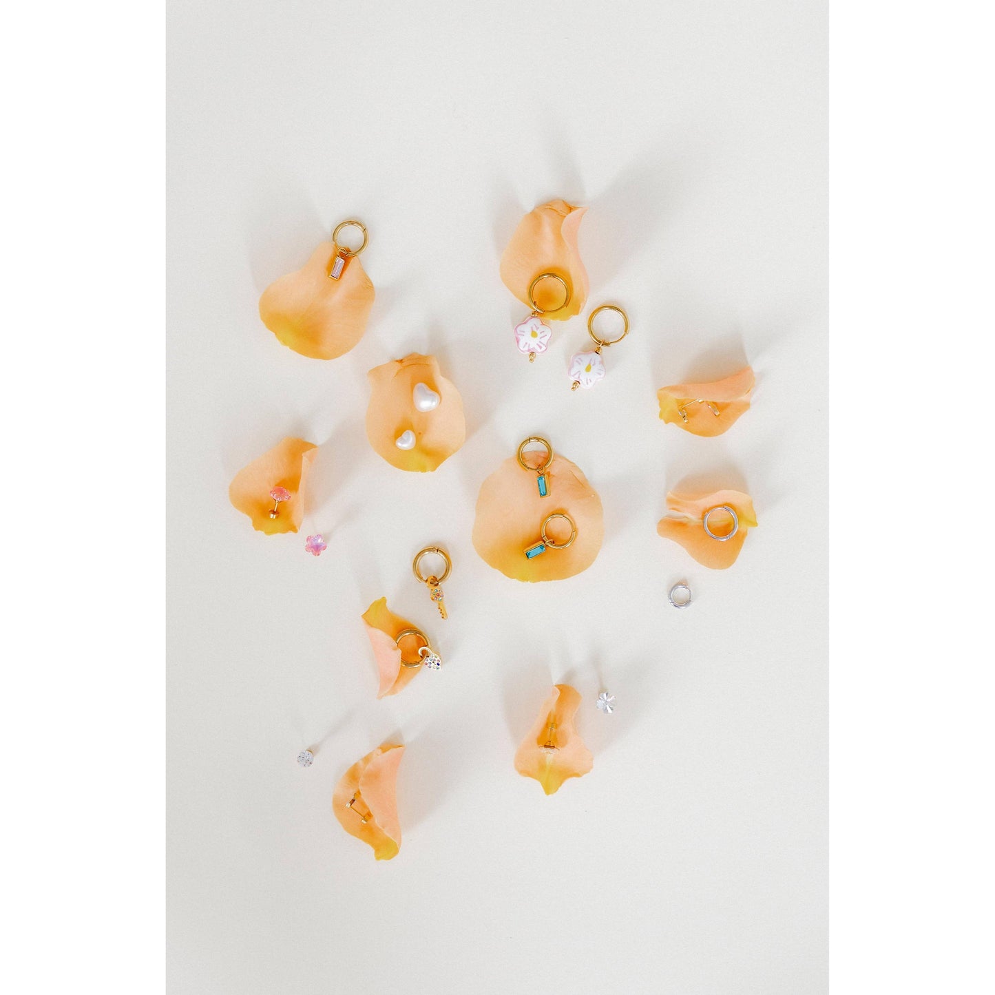 Screwback Stud Earrings Lux - Zuri Clear