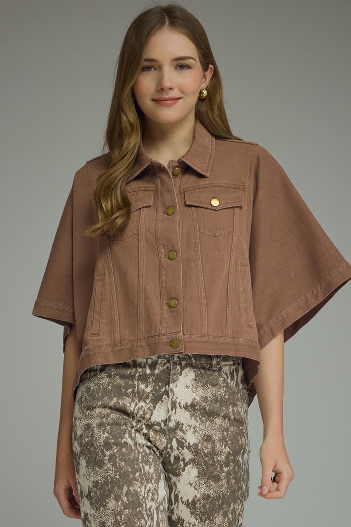 Model wearing the Entro Scout Jacket in Ecru
