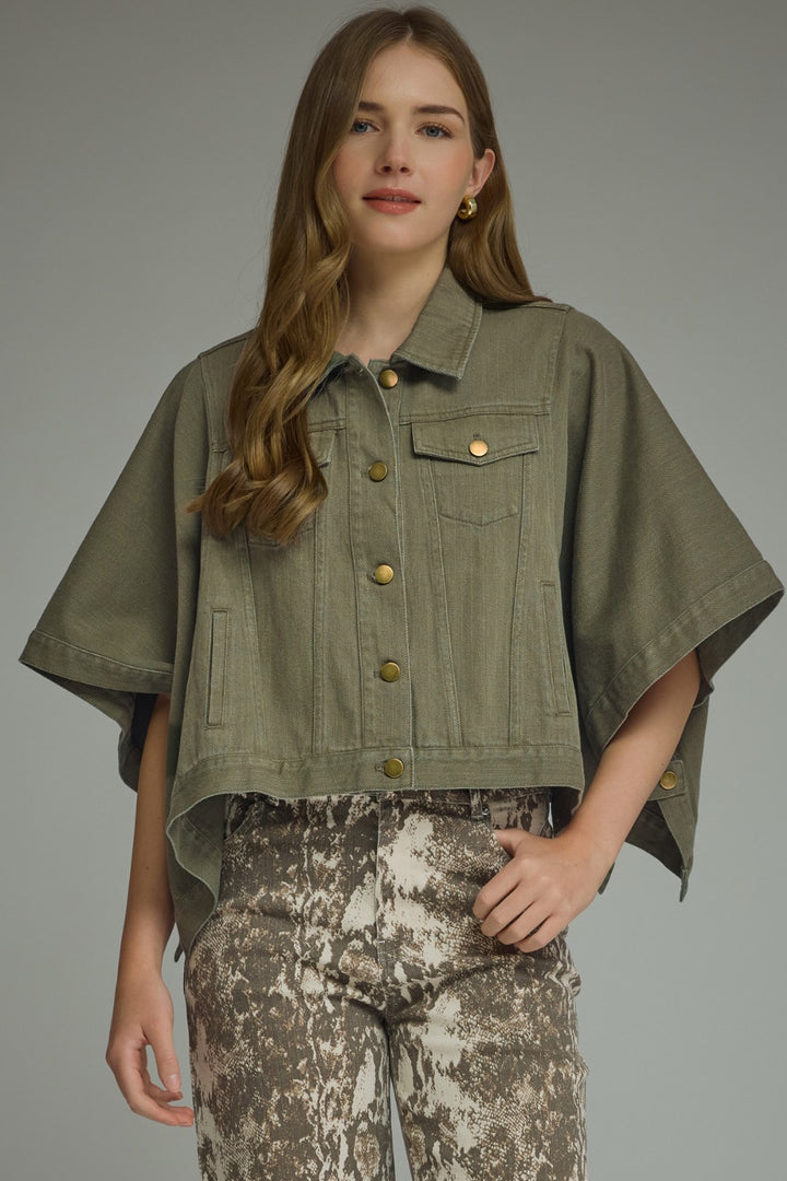 Model wearing the Entro Scout Jacket in Ecru