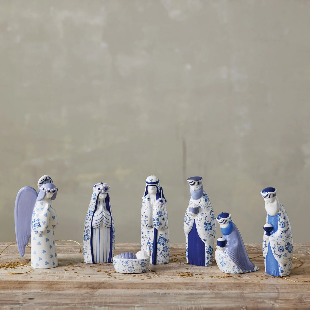 Ceramic Nativity with Floral Pattern, Blue &amp; White, Set of 7